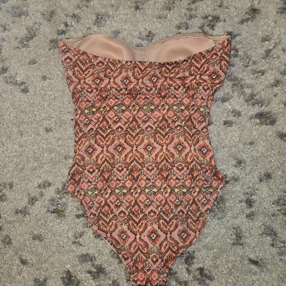 Garnet Hill Ruched Bandeau One-Piece Swimsuit Size 12 - Picture 3 of 5